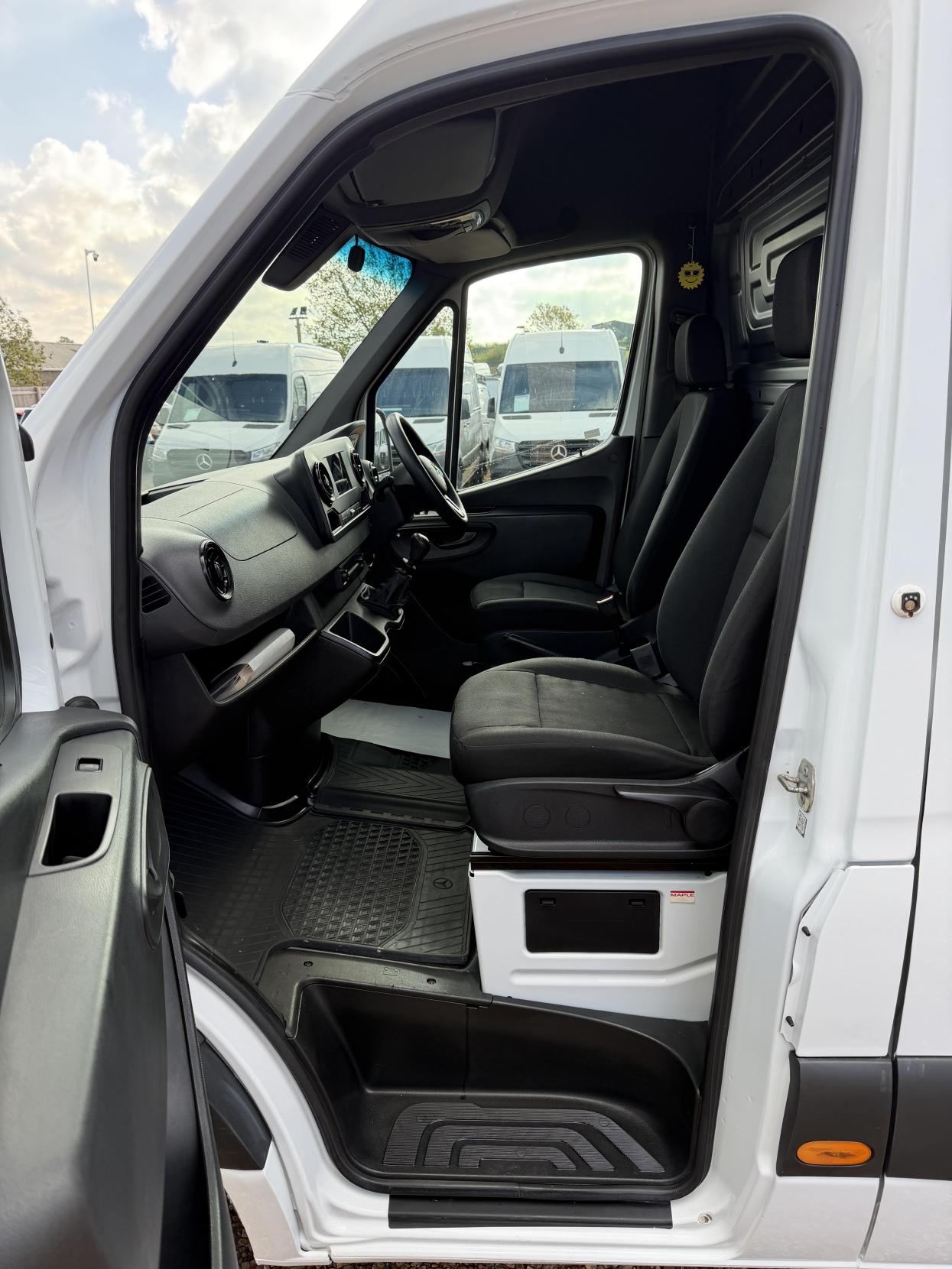 2019 Mercedes-Benz Sprinter 2.1 311 CDI Panel Van 5dr Diesel Manual RWD L3 H2 Euro 6 (114 ps) - Thumbnail 30