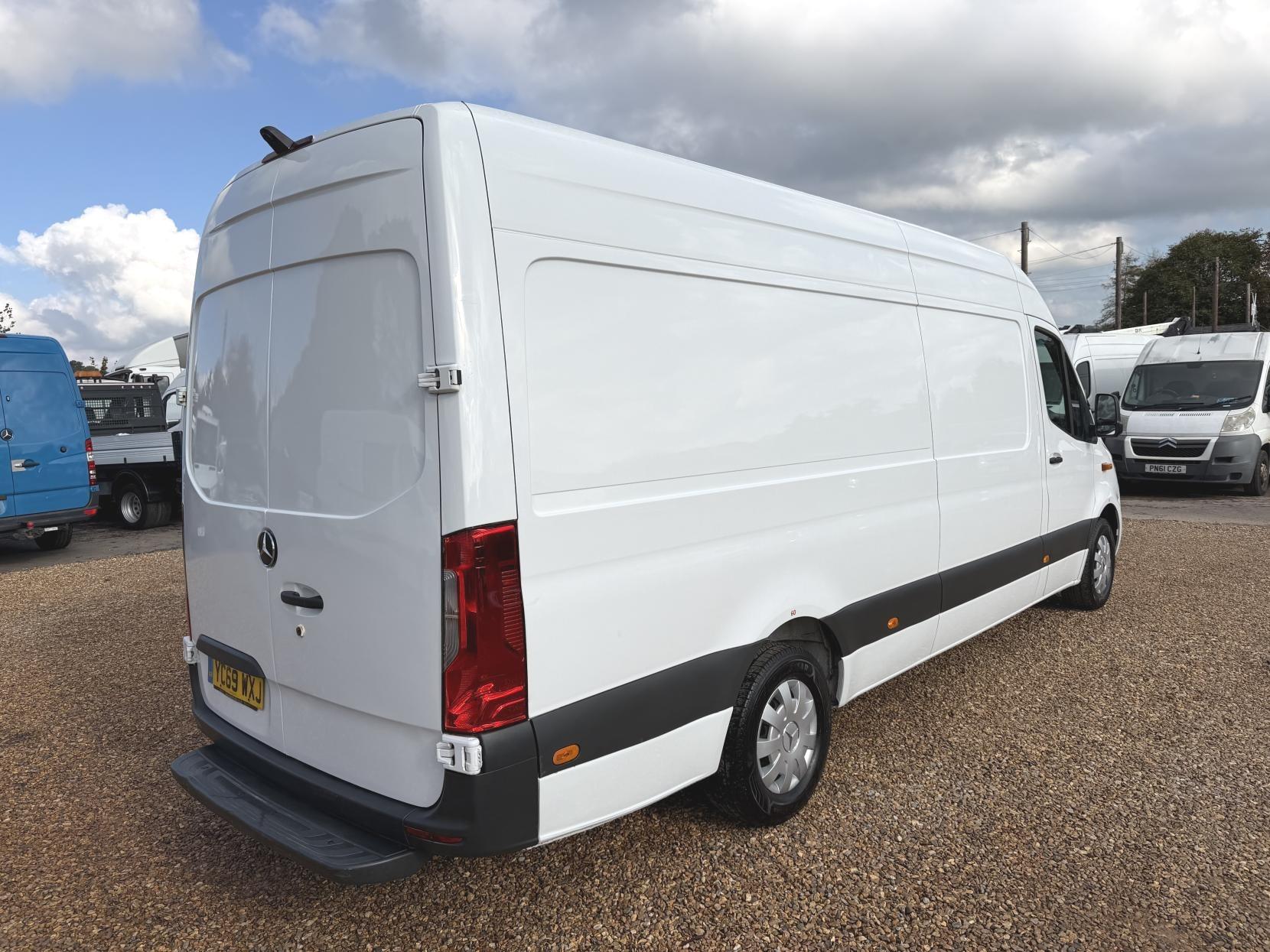 2019 Mercedes-Benz Sprinter 2.1 311 CDI Panel Van 5dr Diesel Manual RWD L3 H2 Euro 6 (114 ps) - Thumbnail 11