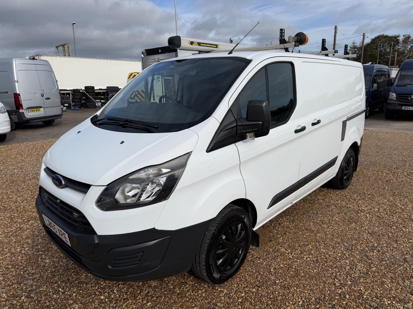 2016 Ford Transit Custom 2.2 TDCi 310 Panel Van 5dr Diesel Manual L2 H1 (186 g/km, 123 bhp) - Thumbnail 7