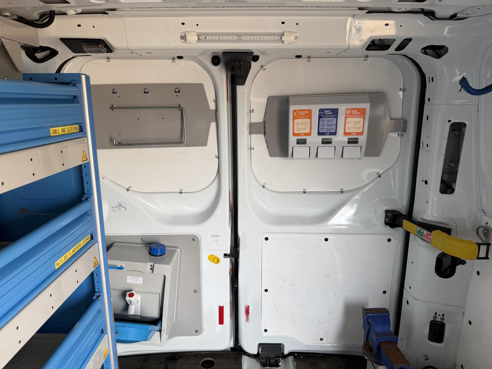 2016 Ford Transit Custom 2.2 TDCi 310 Panel Van 5dr Diesel Manual L2 H1 (186 g/km, 123 bhp) - Thumbnail 41