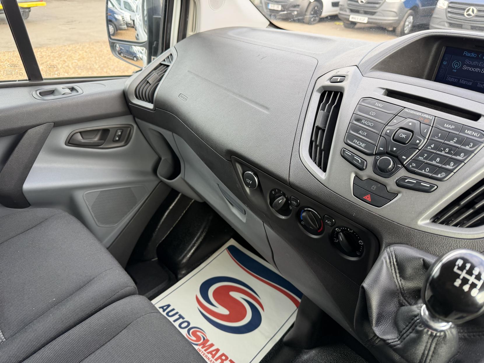 2016 Ford Transit Custom 2.2 TDCi 310 Panel Van 5dr Diesel Manual L2 H1 (186 g/km, 123 bhp) - Thumbnail 33