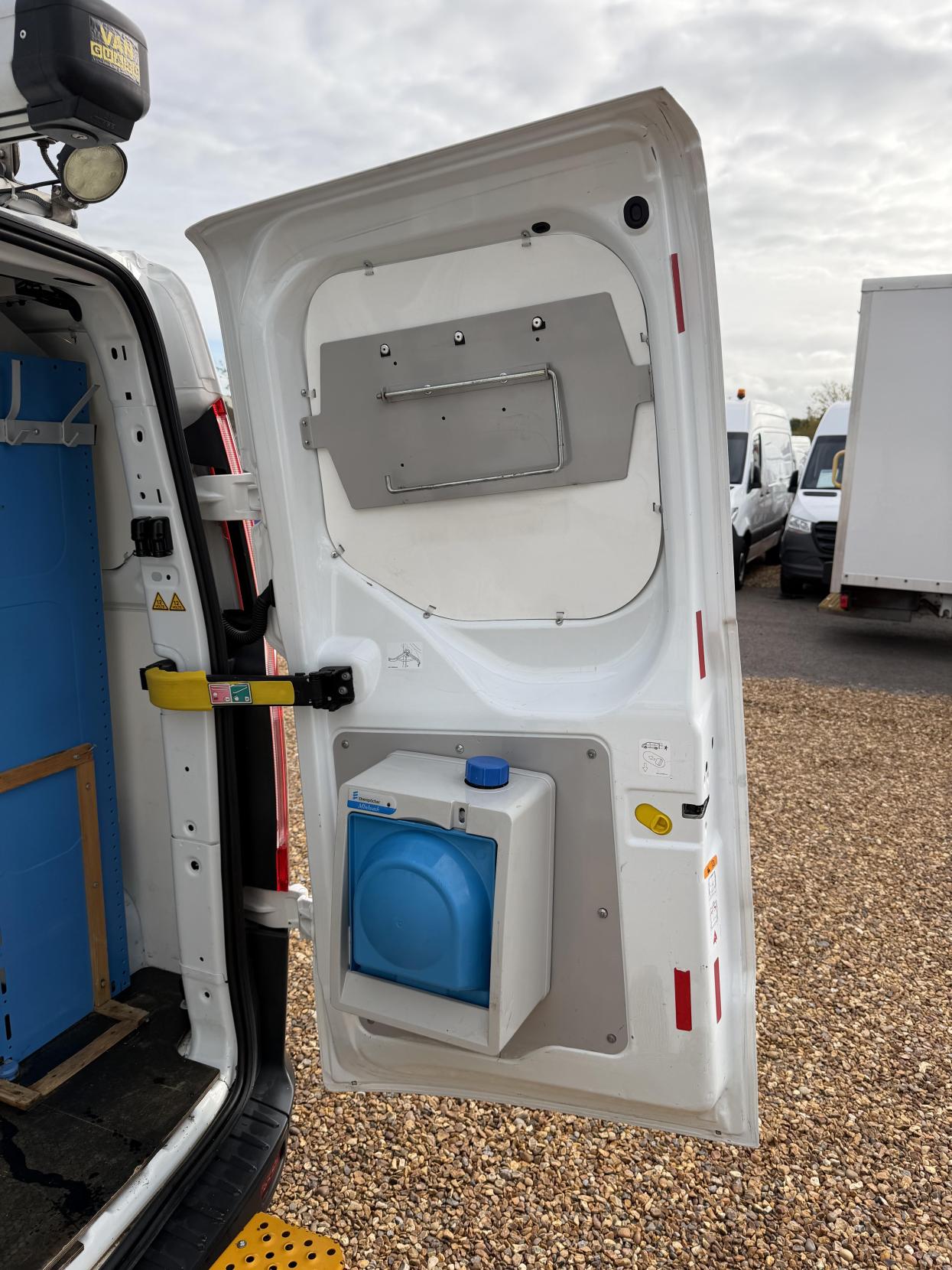 2016 Ford Transit Custom 2.2 TDCi 310 Panel Van 5dr Diesel Manual L2 H1 (186 g/km, 123 bhp) - Thumbnail 50