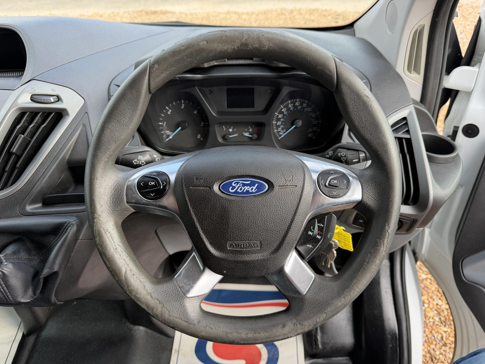 2016 Ford Transit Custom 2.2 TDCi 310 Panel Van 5dr Diesel Manual L2 H1 (186 g/km, 123 bhp) - Thumbnail 16