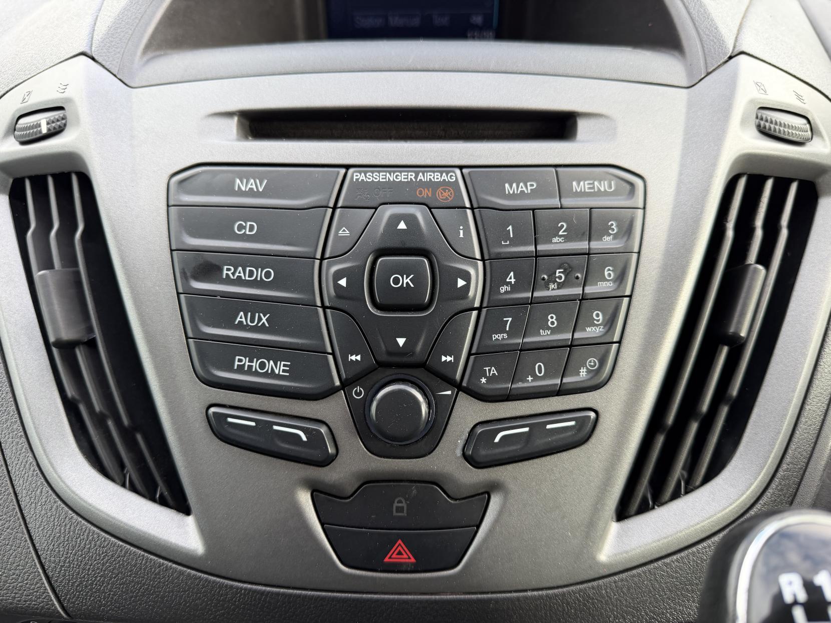 2016 Ford Transit Custom 2.2 TDCi 310 Panel Van 5dr Diesel Manual L2 H1 (186 g/km, 123 bhp) - Thumbnail 21
