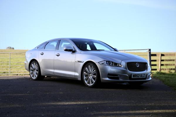 Jaguar XJ 3.0d V6 Premium Luxury Saloon 4dr Diesel Auto Euro 5 (s/s) (275 ps)