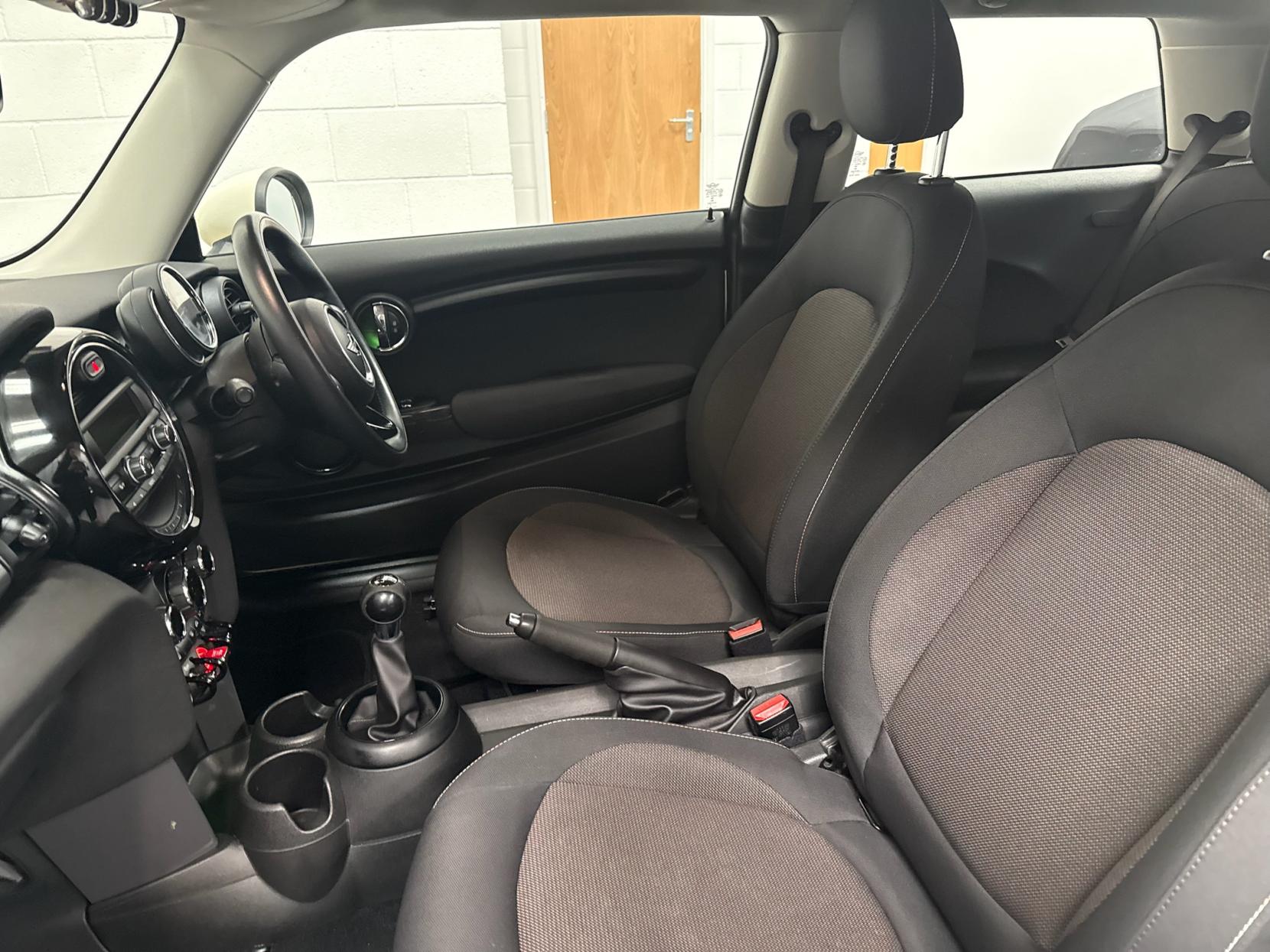 MINI Hatch 1.5 Cooper Hatchback 3dr Petrol Manual Euro 6 (s/s) (136 ps)