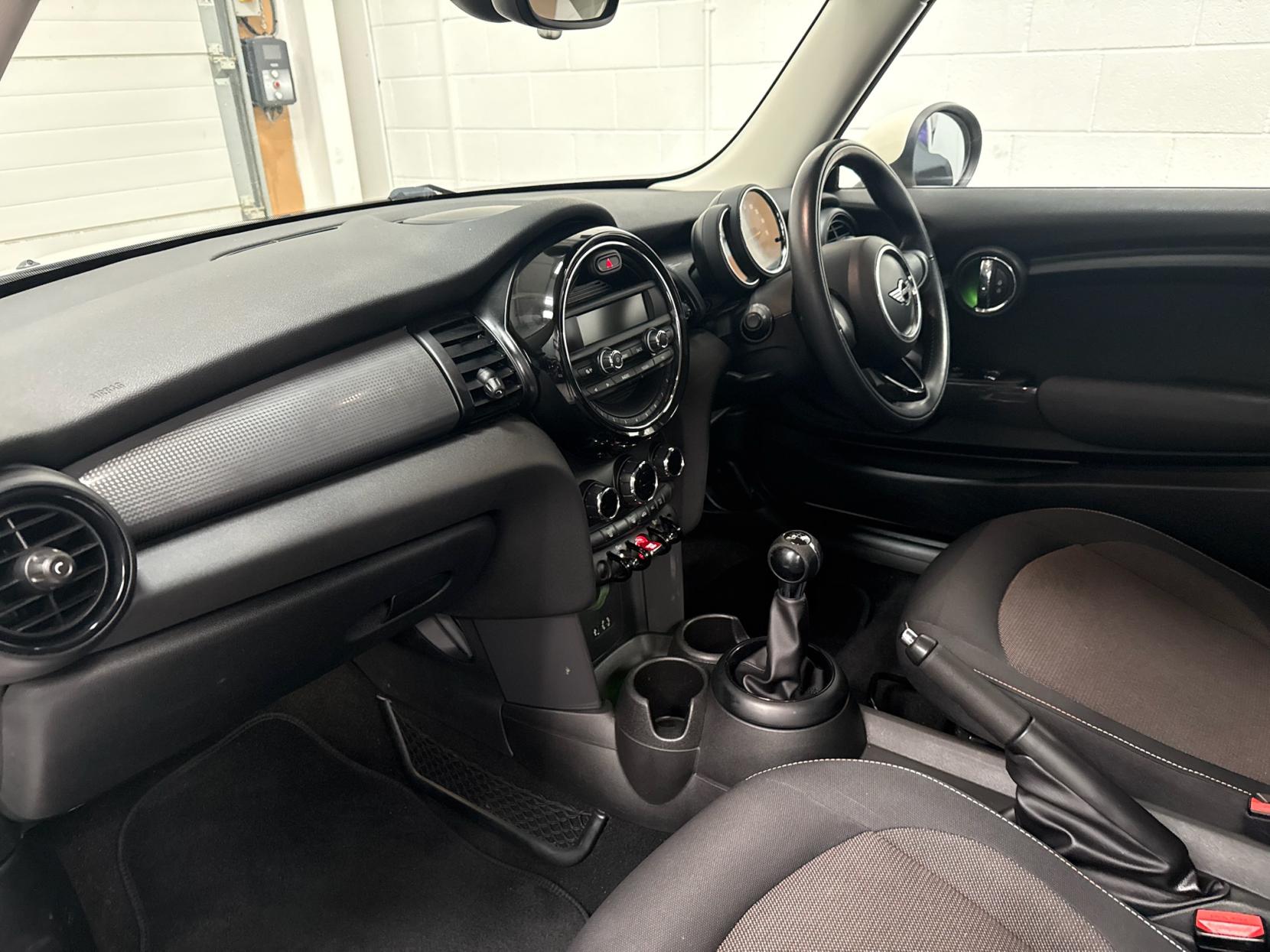 MINI Hatch 1.5 Cooper Hatchback 3dr Petrol Manual Euro 6 (s/s) (136 ps)