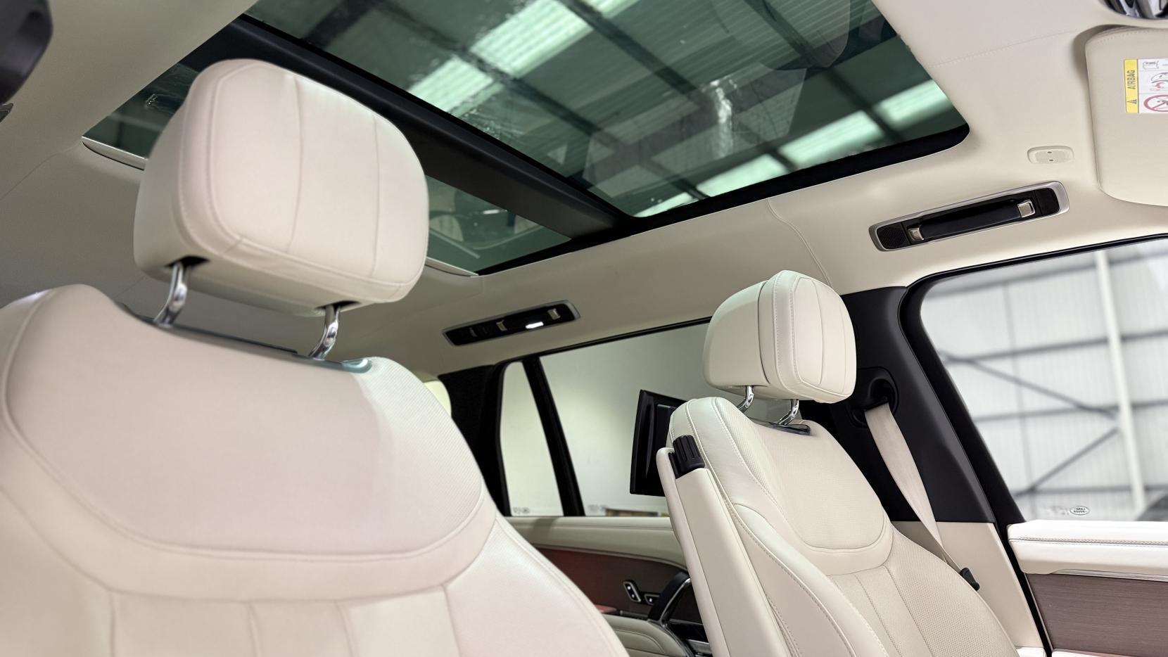 Land Rover Range Rover 3.0 P440e 38.2kWh First Edition SUV 5dr Petrol Plug-in Hybrid Auto 4WD Euro 6 (s/s) (LWB) (440 ps)