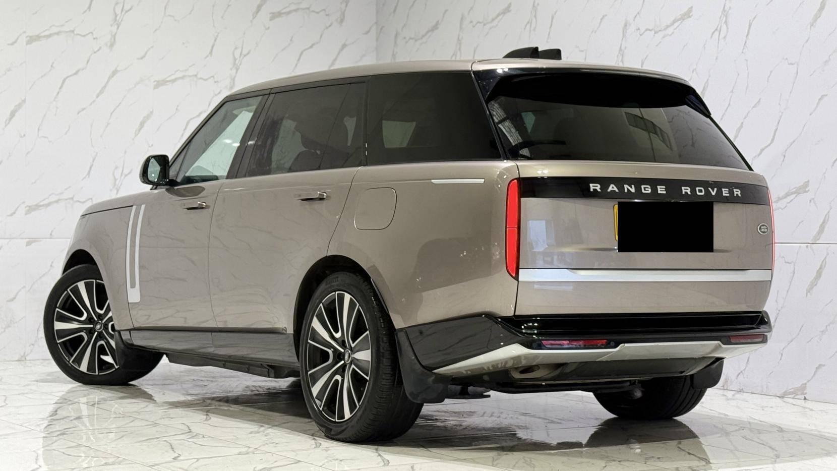 Land Rover Range Rover 3.0 P440e 38.2kWh First Edition SUV 5dr Petrol Plug-in Hybrid Auto 4WD Euro 6 (s/s) (LWB) (440 ps)