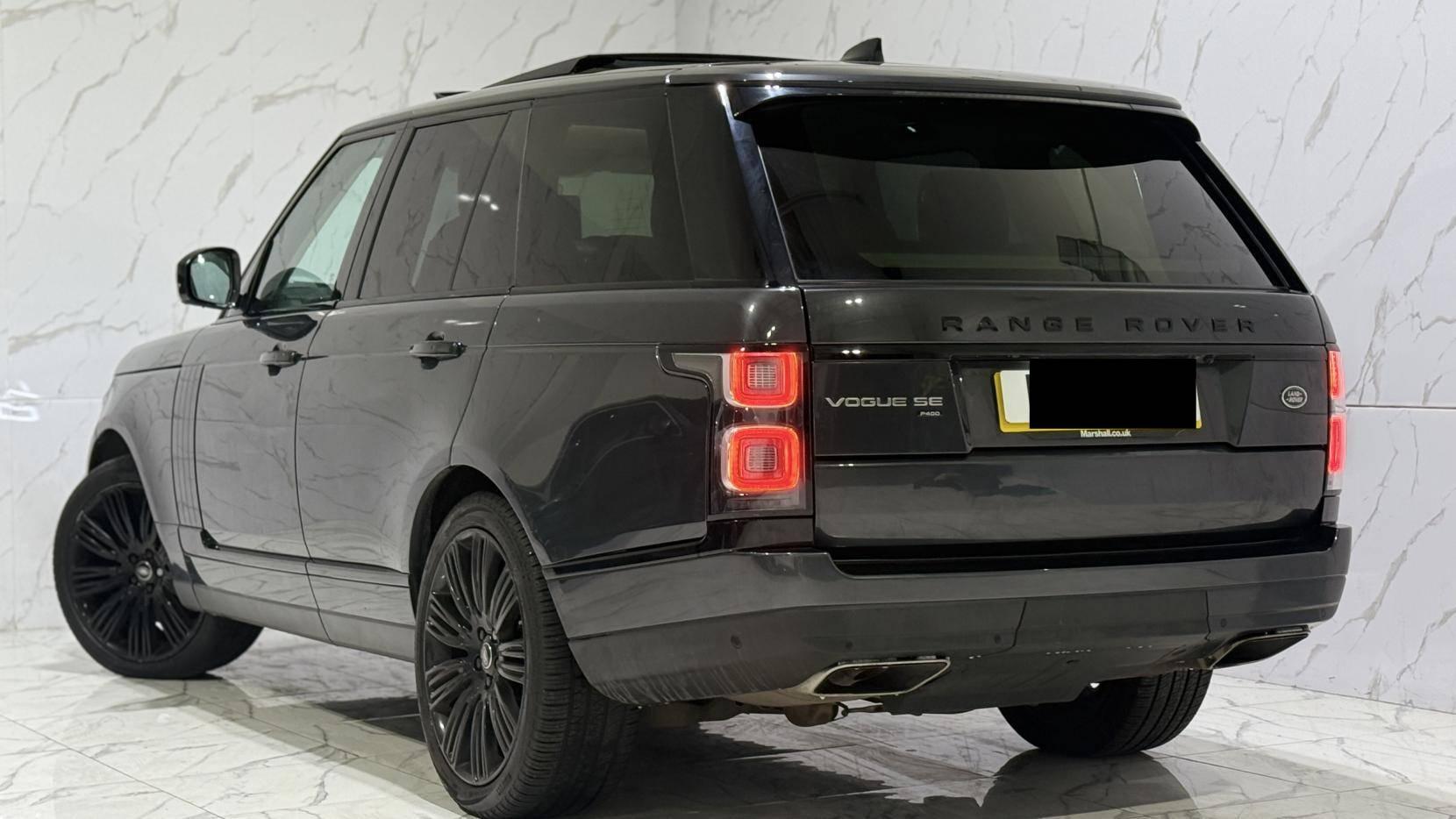 Land Rover Range Rover 3.0 P400 MHEV Vogue SE SUV 5dr Petrol Auto 4WD Euro 6 (s/s) (400 ps)