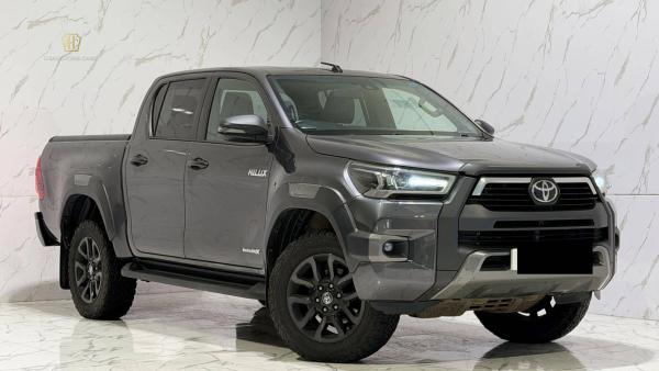 Toyota Hilux 2.8 D-4D Invincible X Pickup Double Cab 4dr Diesel Auto 4WD Euro 6 (s/s) (204 ps)