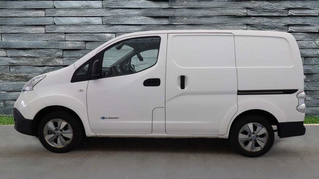 2016 NISSAN NV200