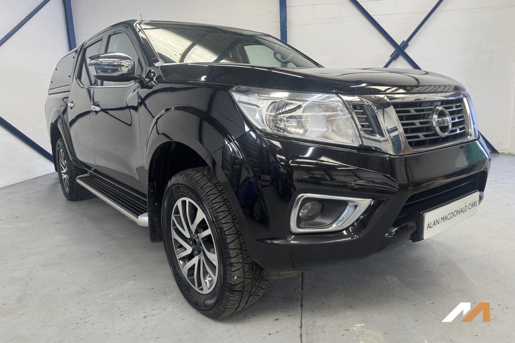 Nissan Navara 2.3 dCi N-Connecta Pickup Double Cab 4dr Diesel Manual 4WD Euro 6 (s/s) (190 ps)