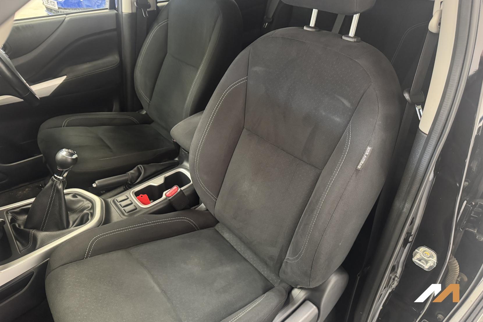 Nissan Navara 2.3 dCi N-Connecta Pickup Double Cab 4dr Diesel Manual 4WD Euro 6 (s/s) (190 ps)