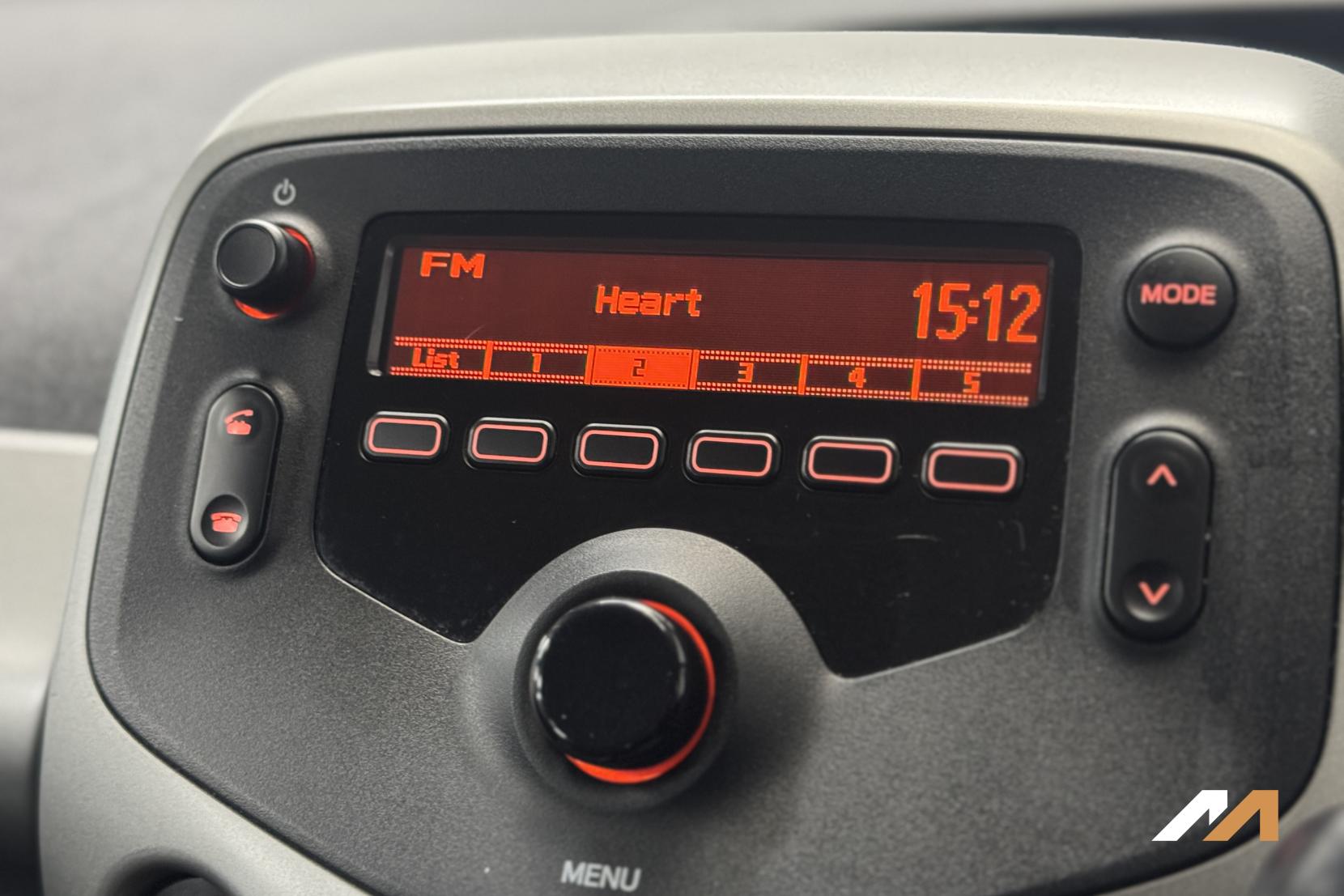 Toyota AYGO 1.0 VVT-i x-play Hatchback 5dr Petrol Manual Euro 6 (68 ps)