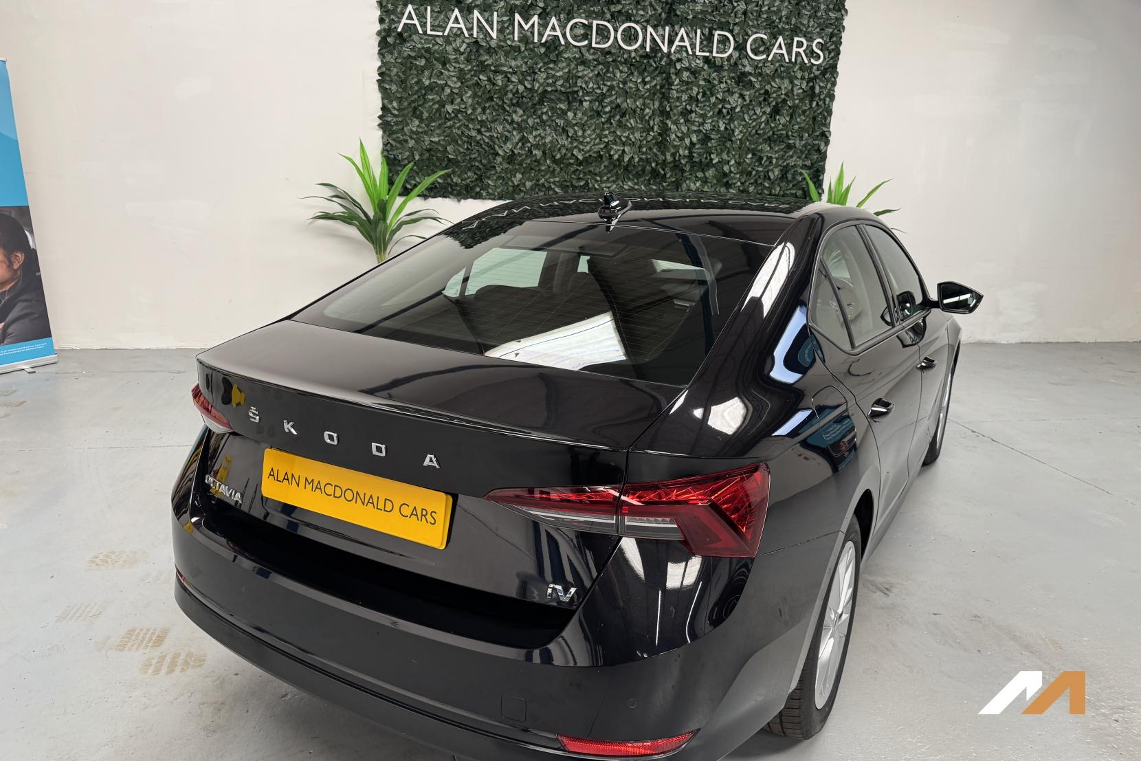 Skoda Octavia 1.4 TSI iV 13kWh SE Technology Hatchback 5dr Petrol Plug-in Hybrid DSG Euro 6 (s/s) (204 ps)