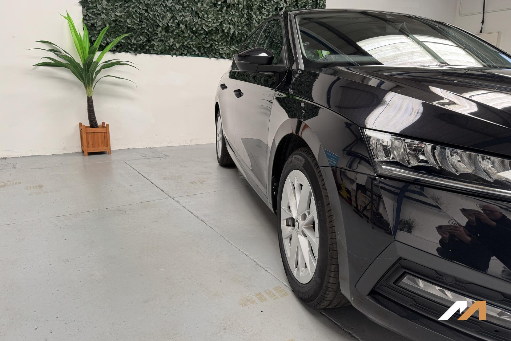 Skoda Octavia 1.4 TSI iV 13kWh SE Technology Hatchback 5dr Petrol Plug-in Hybrid DSG Euro 6 (s/s) (204 ps)