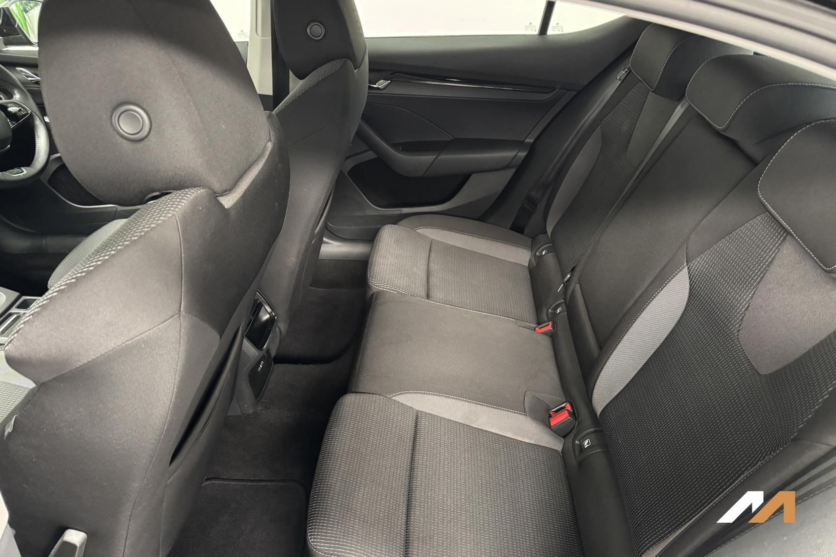 Skoda Octavia 1.4 TSI iV 13kWh SE Technology Hatchback 5dr Petrol Plug-in Hybrid DSG Euro 6 (s/s) (204 ps)