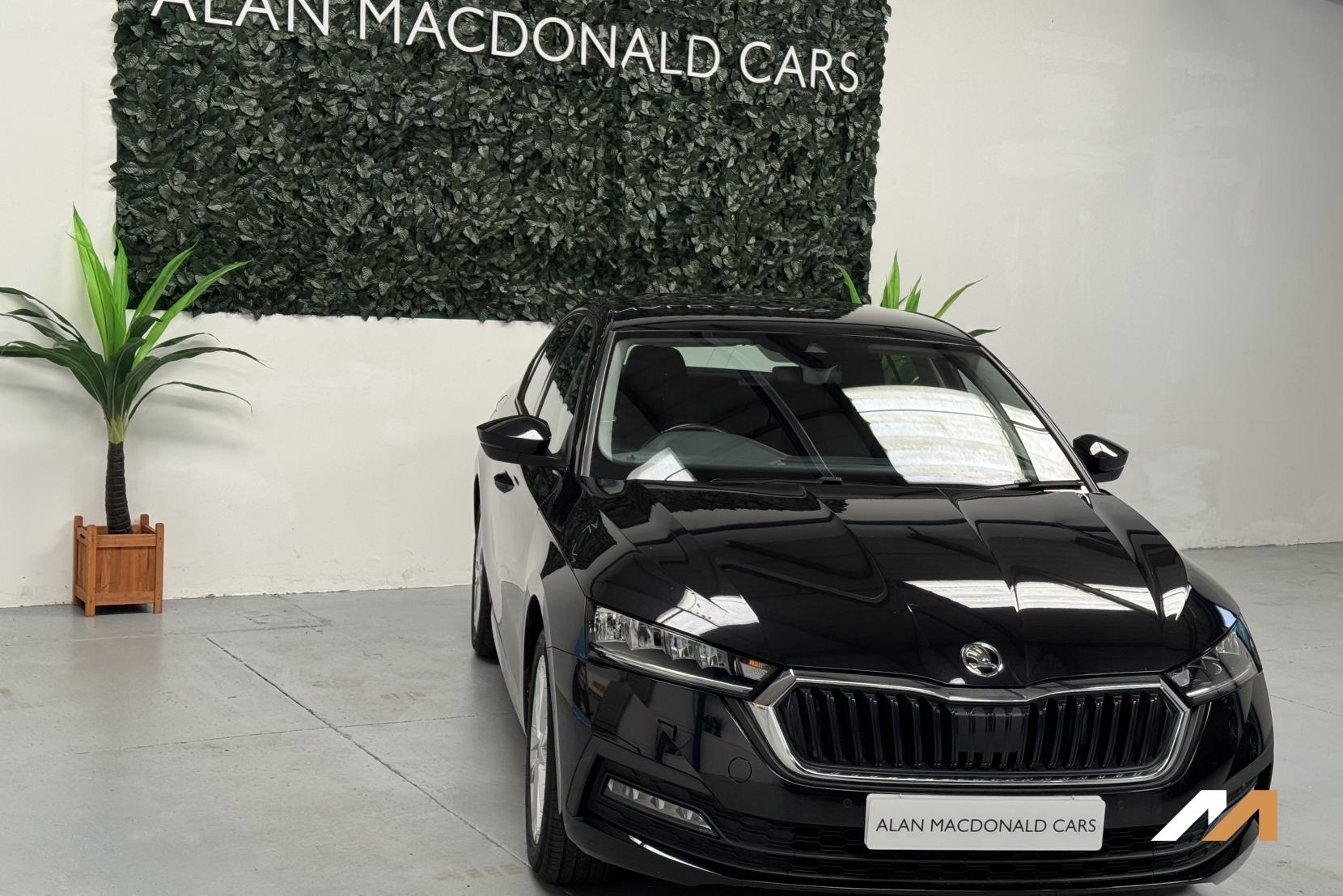 Skoda Octavia 1.4 TSI iV 13kWh SE Technology Hatchback 5dr Petrol Plug-in Hybrid DSG Euro 6 (s/s) (204 ps)