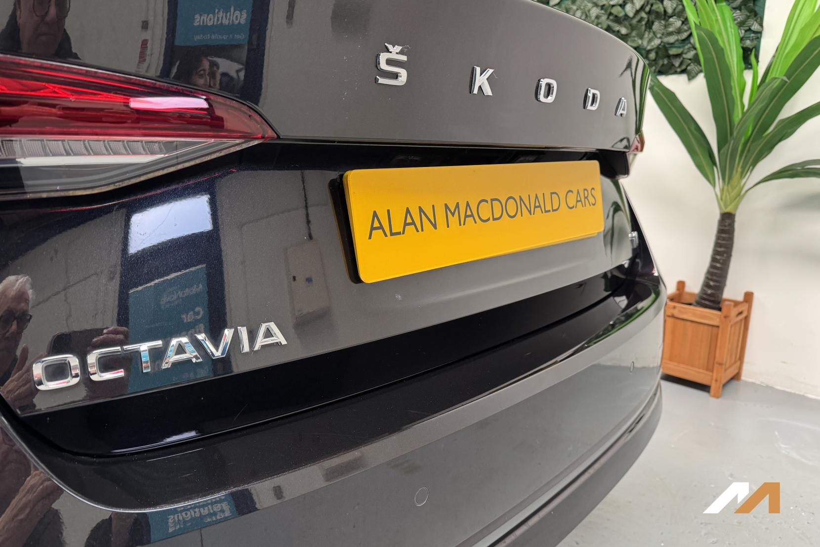 Skoda Octavia 1.4 TSI iV 13kWh SE Technology Hatchback 5dr Petrol Plug-in Hybrid DSG Euro 6 (s/s) (204 ps)