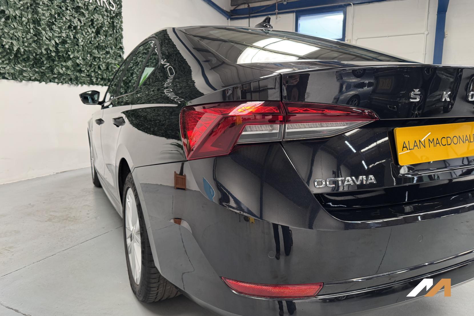 Skoda Octavia 1.4 TSI iV 13kWh SE Technology Hatchback 5dr Petrol Plug-in Hybrid DSG Euro 6 (s/s) (204 ps)