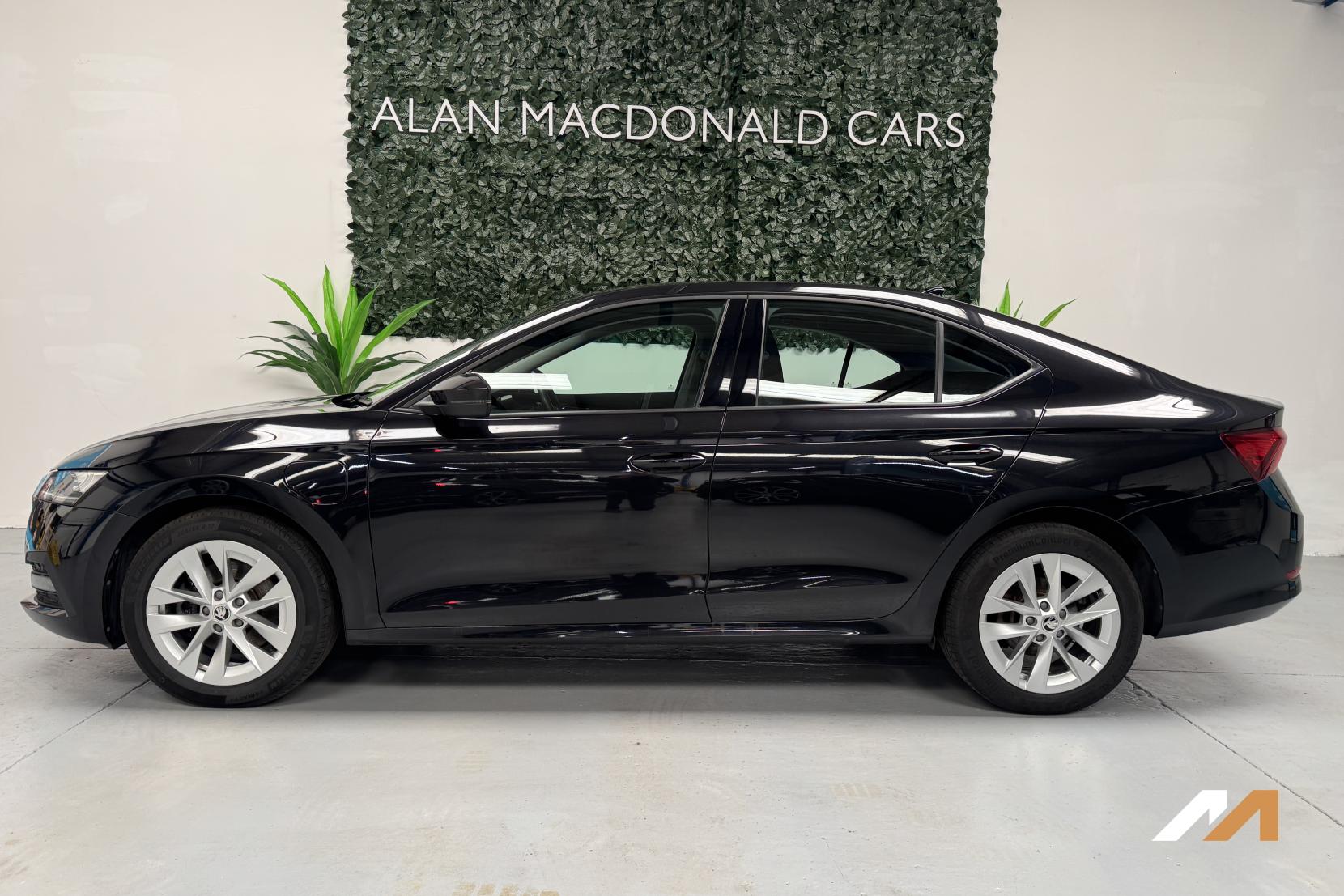 Skoda Octavia 1.4 TSI iV 13kWh SE Technology Hatchback 5dr Petrol Plug-in Hybrid DSG Euro 6 (s/s) (204 ps)