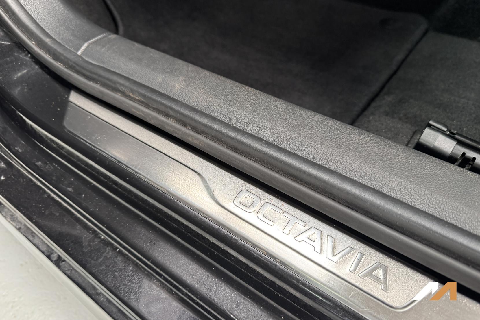 Skoda Octavia 1.4 TSI iV 13kWh SE Technology Hatchback 5dr Petrol Plug-in Hybrid DSG Euro 6 (s/s) (204 ps)