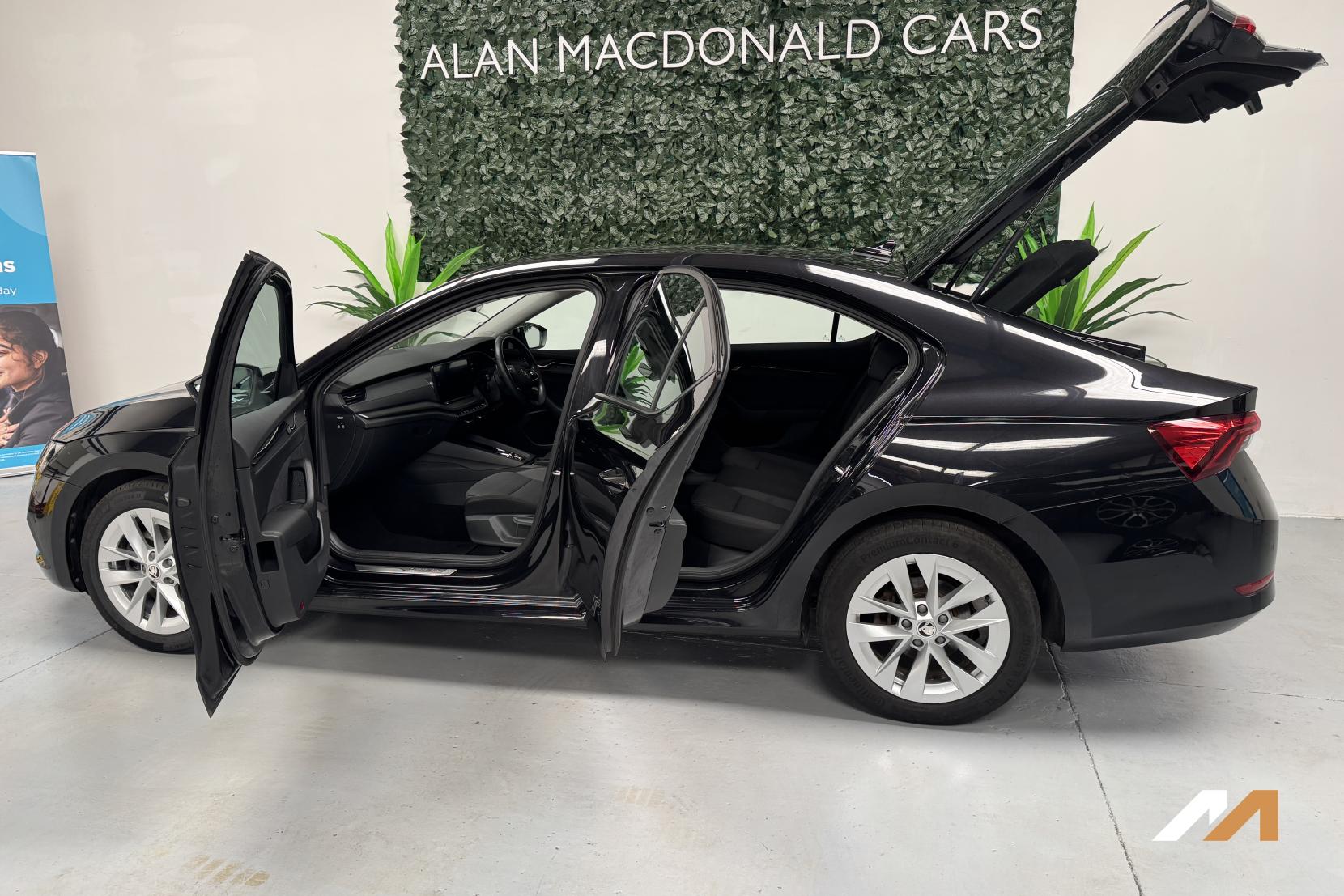 Skoda Octavia 1.4 TSI iV 13kWh SE Technology Hatchback 5dr Petrol Plug-in Hybrid DSG Euro 6 (s/s) (204 ps)