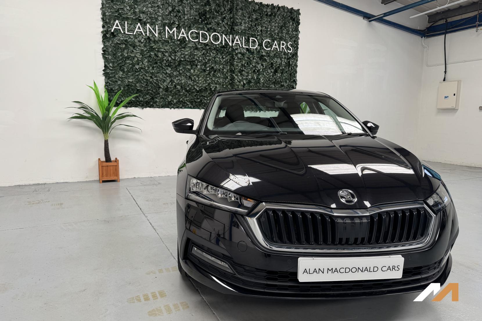 Skoda Octavia 1.4 TSI iV 13kWh SE Technology Hatchback 5dr Petrol Plug-in Hybrid DSG Euro 6 (s/s) (204 ps)