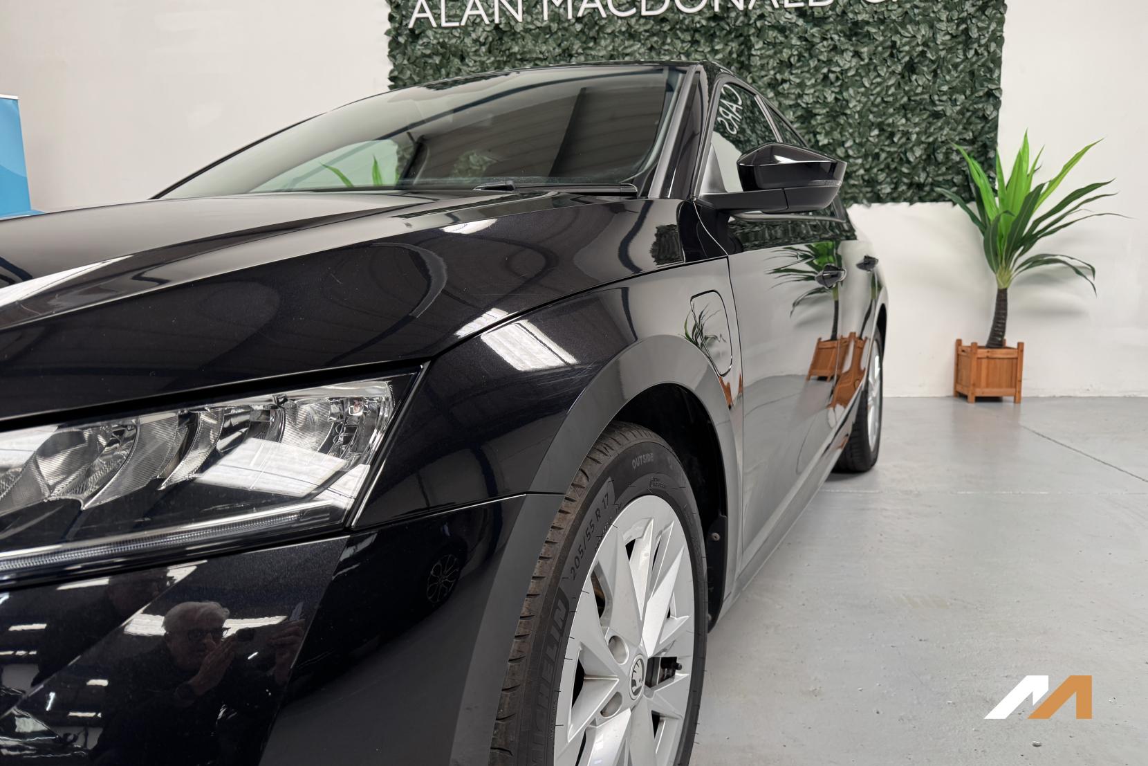 Skoda Octavia 1.4 TSI iV 13kWh SE Technology Hatchback 5dr Petrol Plug-in Hybrid DSG Euro 6 (s/s) (204 ps)