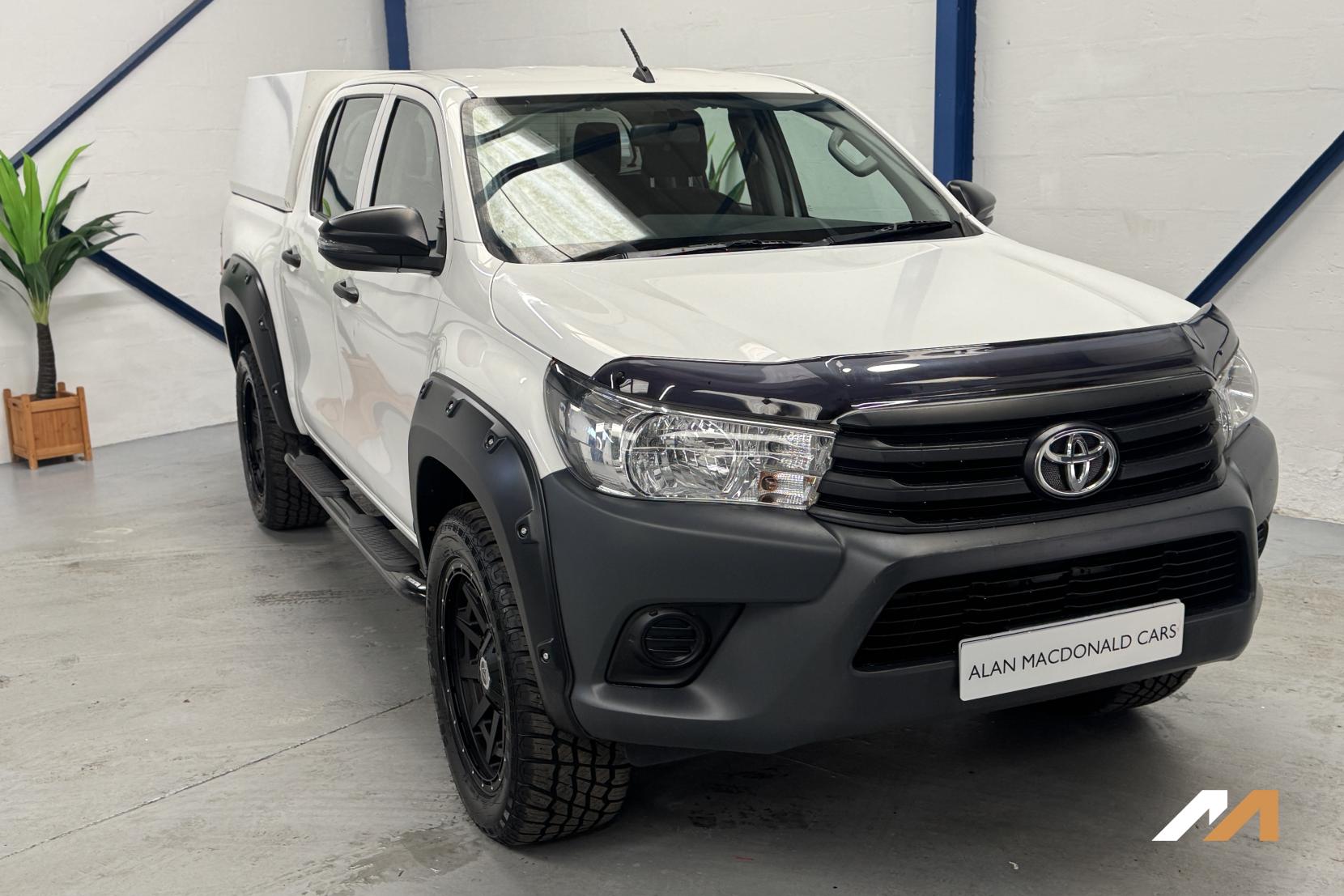 Toyota Hilux 2.4 D-4D Active Pickup Double Cab 4dr Diesel Manual 4WD Euro 6 (s/s) (150 ps)