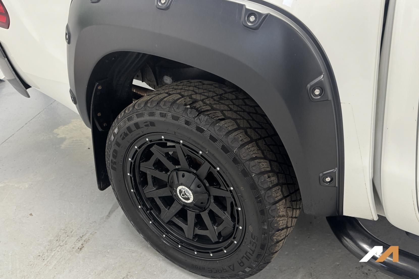 Toyota Hilux 2.4 D-4D Active Pickup Double Cab 4dr Diesel Manual 4WD Euro 6 (s/s) (150 ps)