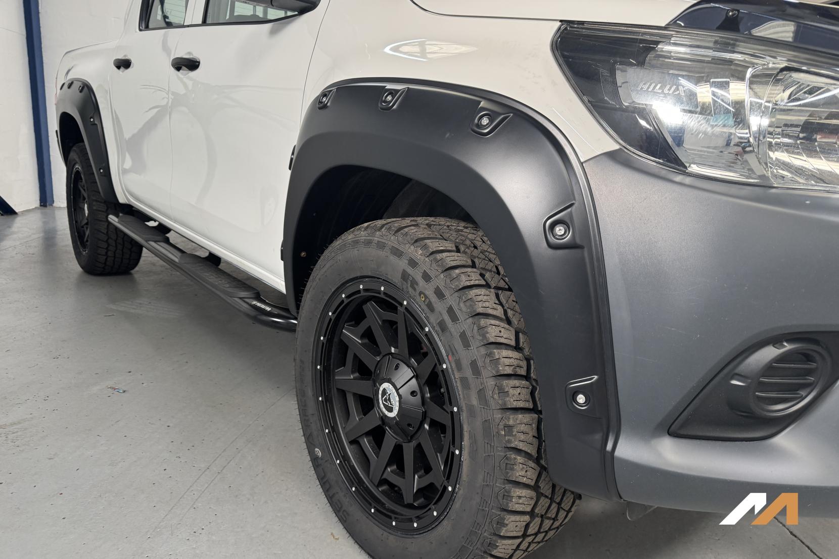 Toyota Hilux 2.4 D-4D Active Pickup Double Cab 4dr Diesel Manual 4WD Euro 6 (s/s) (150 ps)