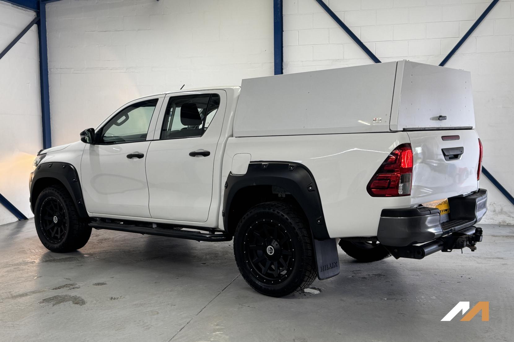 Toyota Hilux 2.4 D-4D Active Pickup Double Cab 4dr Diesel Manual 4WD Euro 6 (s/s) (150 ps)