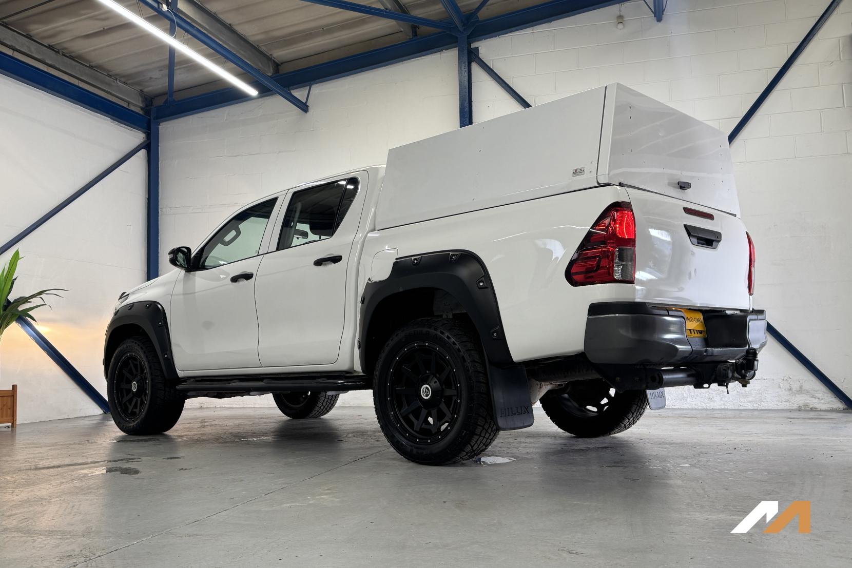 Toyota Hilux 2.4 D-4D Active Pickup Double Cab 4dr Diesel Manual 4WD Euro 6 (s/s) (150 ps)