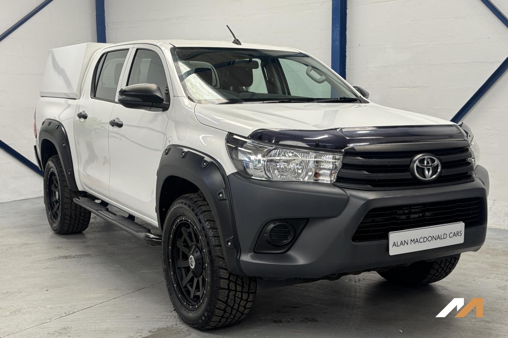 Toyota Hilux 2.4 D-4D Active Pickup Double Cab 4dr Diesel Manual 4WD Euro 6 (s/s) (150 ps)