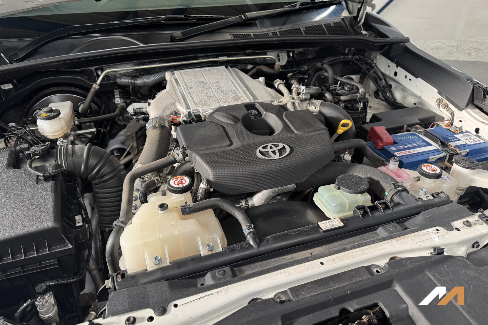 Toyota Hilux 2.4 D-4D Active Pickup Double Cab 4dr Diesel Manual 4WD Euro 6 (s/s) (150 ps)