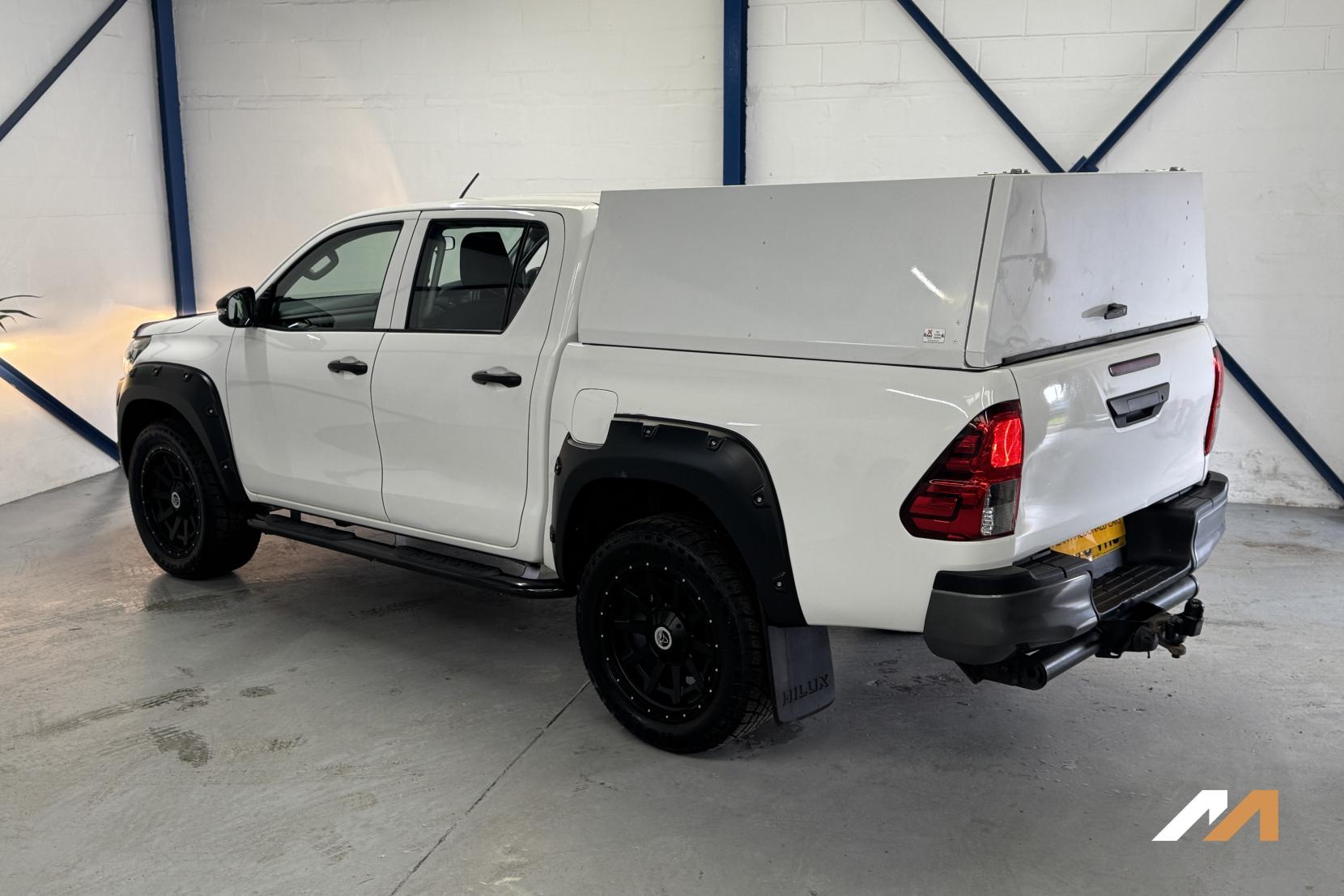 Toyota Hilux 2.4 D-4D Active Pickup Double Cab 4dr Diesel Manual 4WD Euro 6 (s/s) (150 ps)