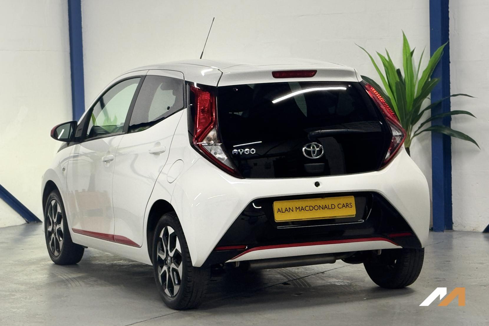 Toyota AYGO 1.0 VVT-i x-trend Hatchback 5dr Petrol Manual Euro 6 (Safety Sense) (71 ps)