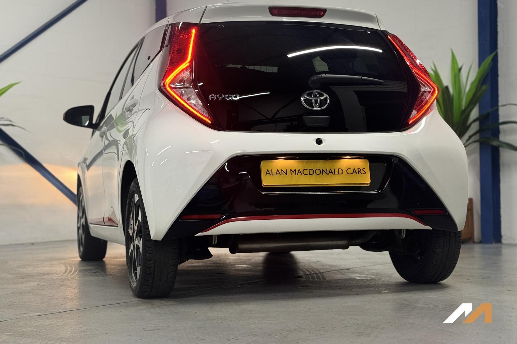 Toyota AYGO 1.0 VVT-i x-trend Hatchback 5dr Petrol Manual Euro 6 (Safety Sense) (71 ps)