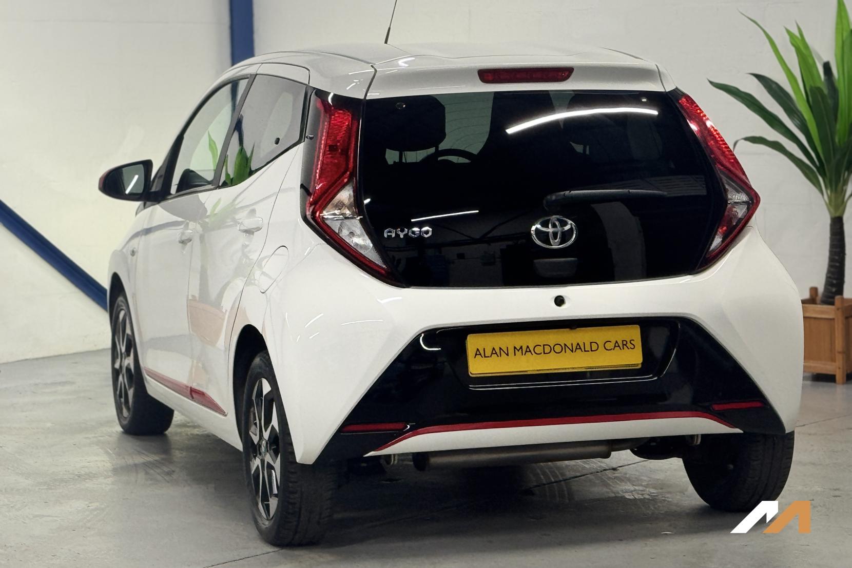 Toyota AYGO 1.0 VVT-i x-trend Hatchback 5dr Petrol Manual Euro 6 (Safety Sense) (71 ps)