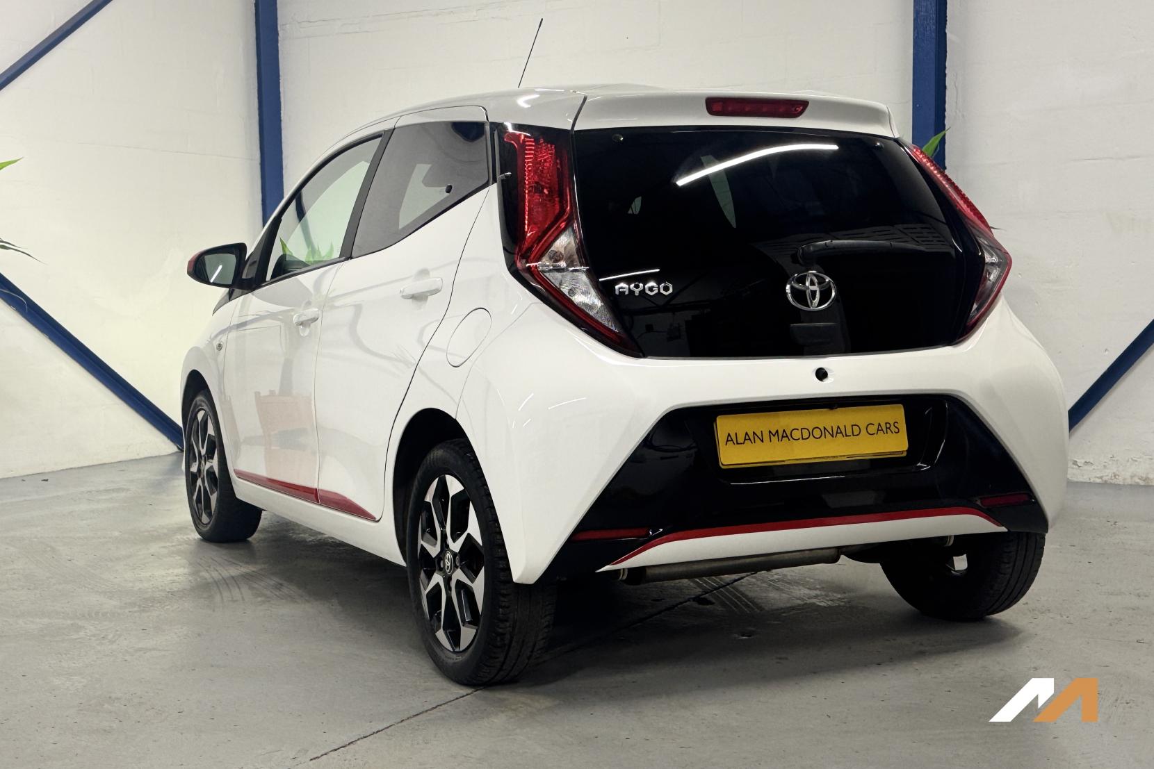 Toyota AYGO 1.0 VVT-i x-trend Hatchback 5dr Petrol Manual Euro 6 (Safety Sense) (71 ps)