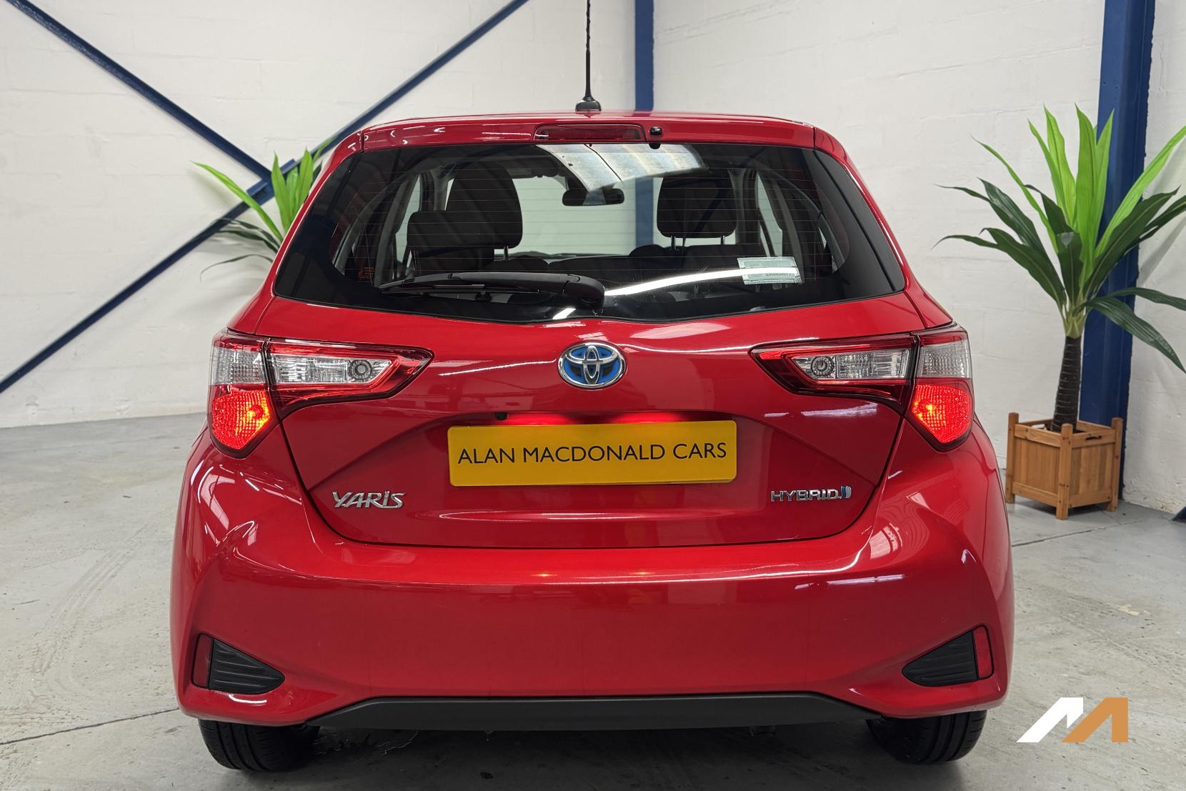 Toyota Yaris 1.5 VVT-h Icon Hatchback 5dr Petrol Hybrid E-CVT Euro 6 (s/s) (100 ps)