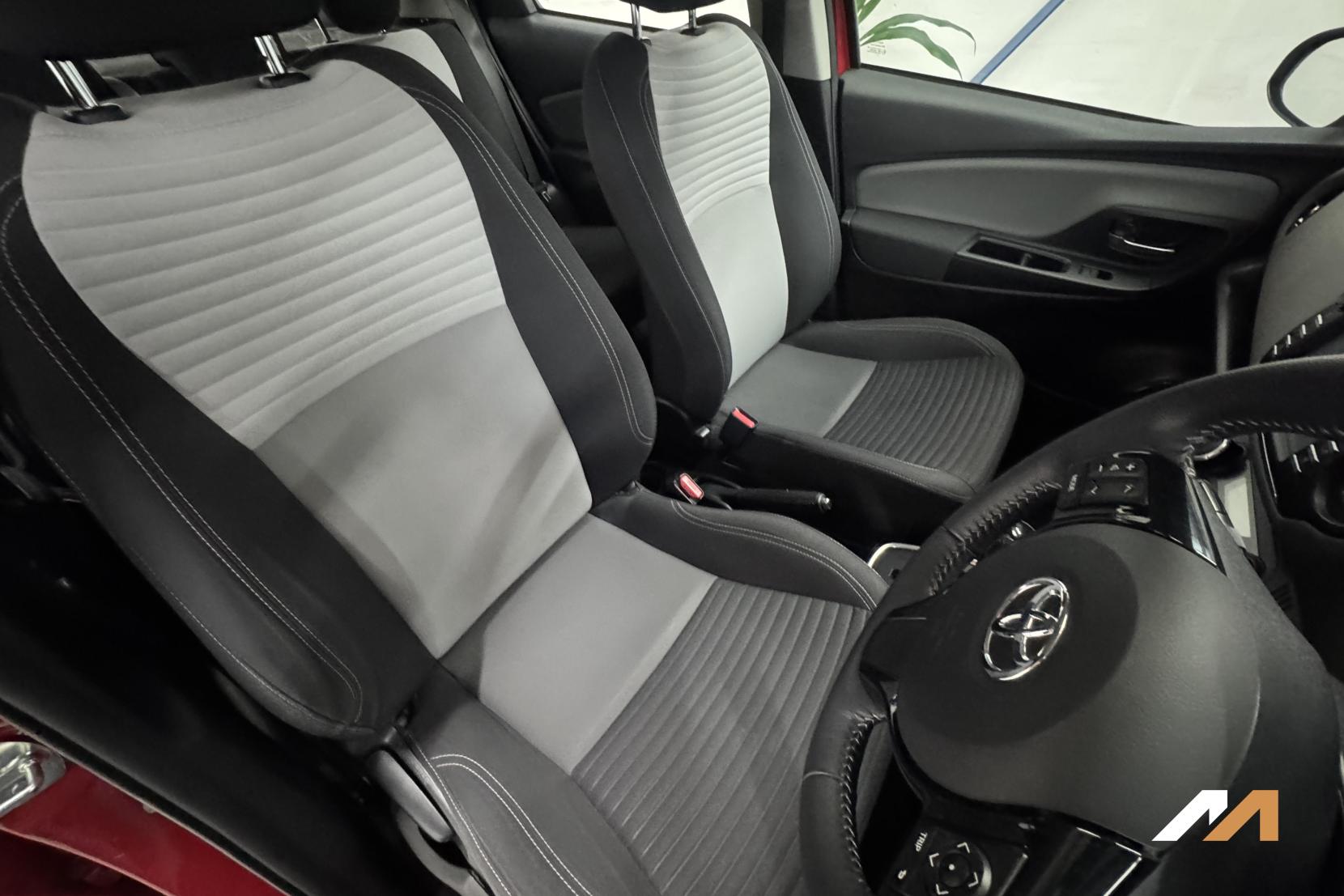 Toyota Yaris 1.5 VVT-h Icon Hatchback 5dr Petrol Hybrid E-CVT Euro 6 (s/s) (100 ps)