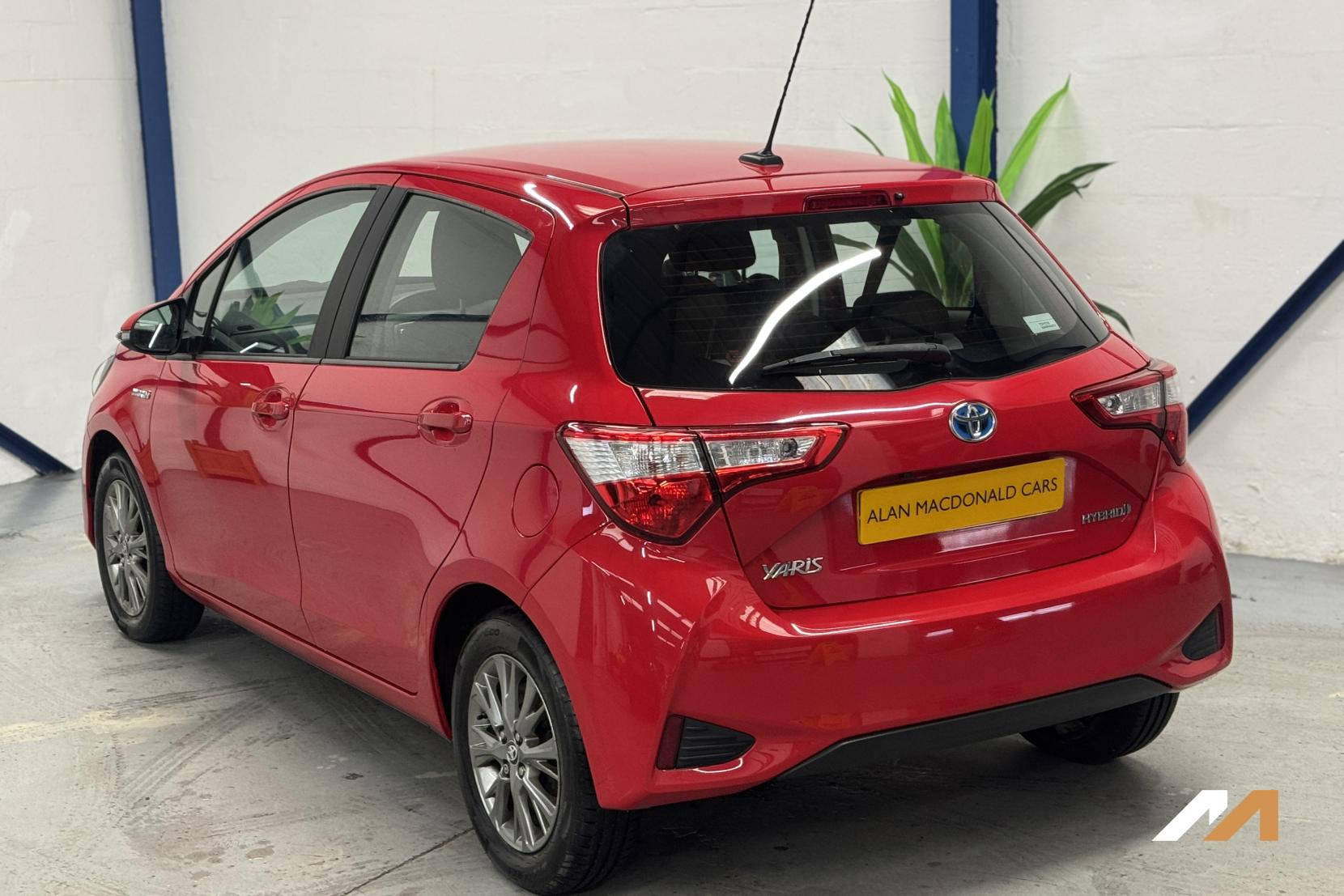 Toyota Yaris 1.5 VVT-h Icon Hatchback 5dr Petrol Hybrid E-CVT Euro 6 (s/s) (100 ps)