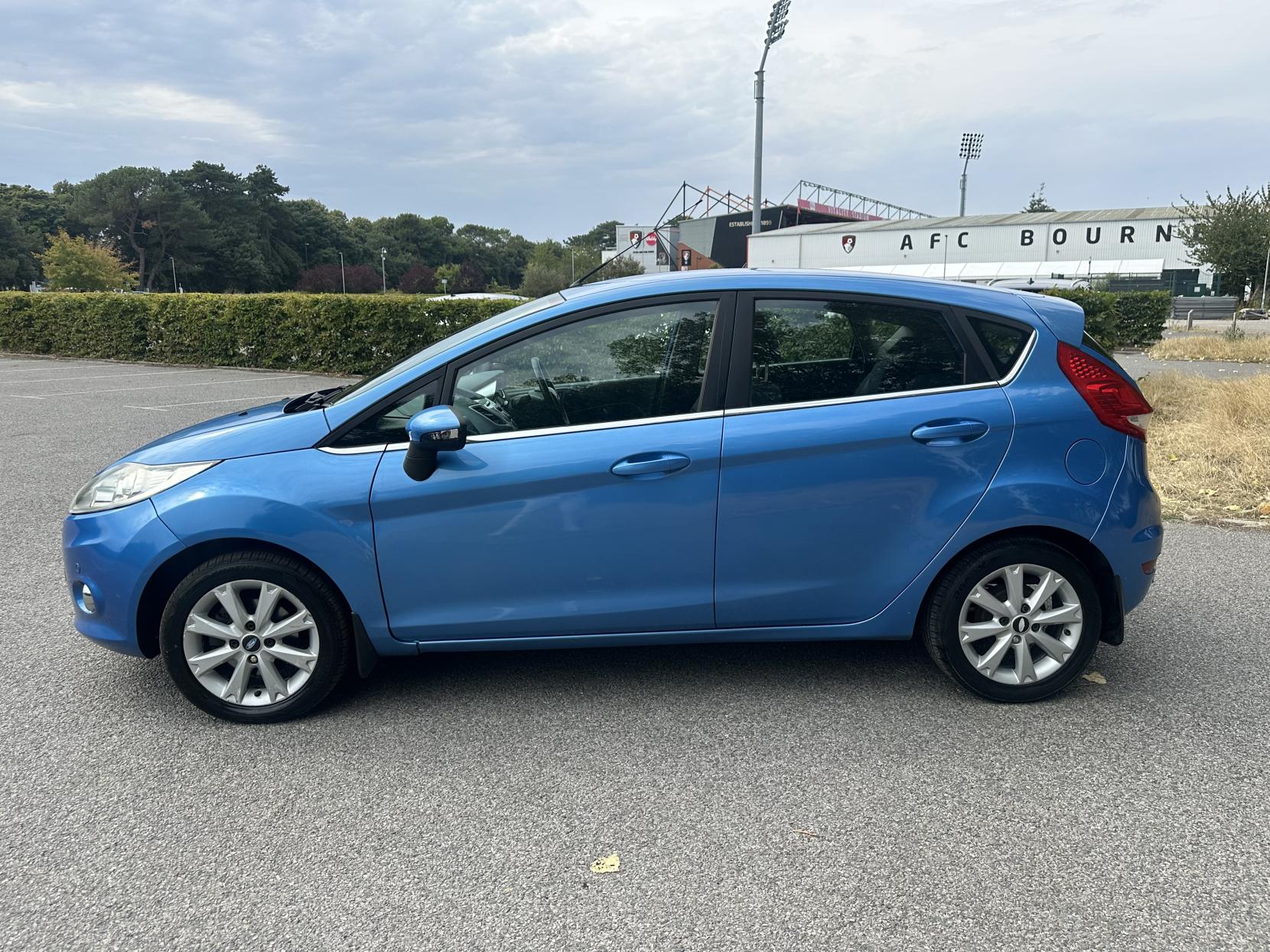 Ford Fiesta 1.4 Zetec Hatchback 5dr Petrol Automatic (154 g/km, 94 bhp)