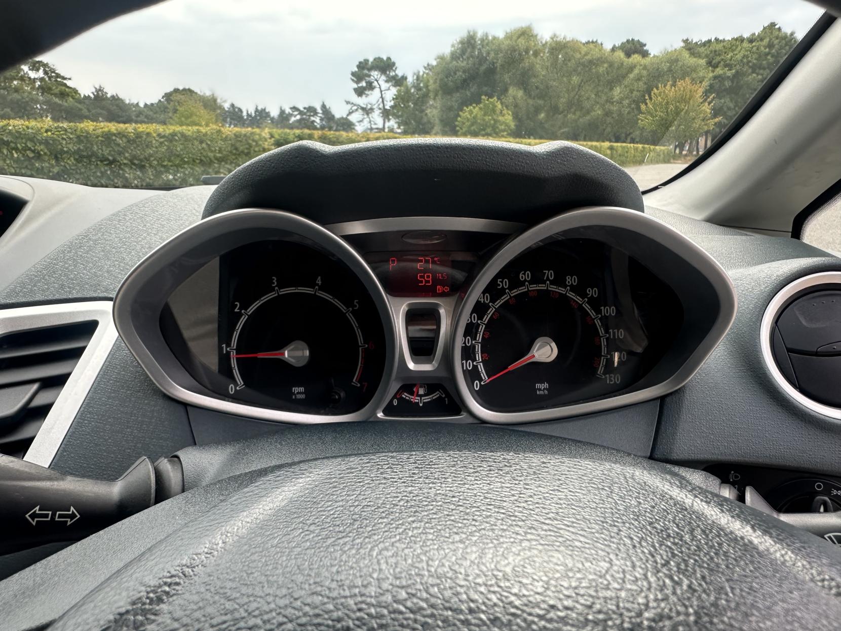 Ford Fiesta 1.4 Zetec Hatchback 5dr Petrol Automatic (154 g/km, 94 bhp)