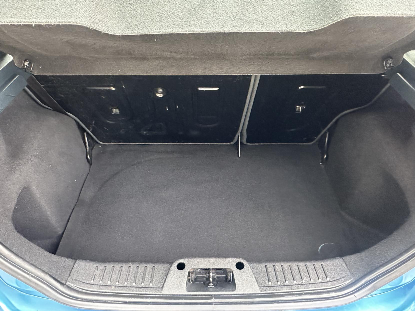 Ford Fiesta 1.4 Zetec Hatchback 5dr Petrol Automatic (154 g/km, 94 bhp)