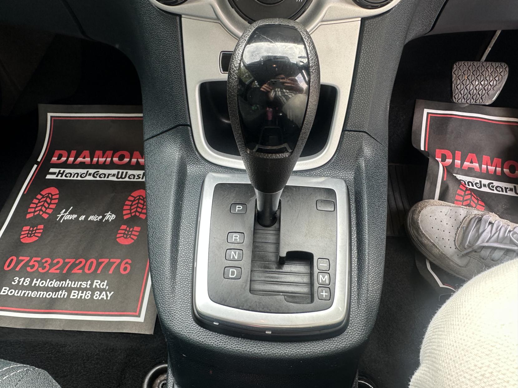 Ford Fiesta 1.4 Zetec Hatchback 5dr Petrol Automatic (154 g/km, 94 bhp)