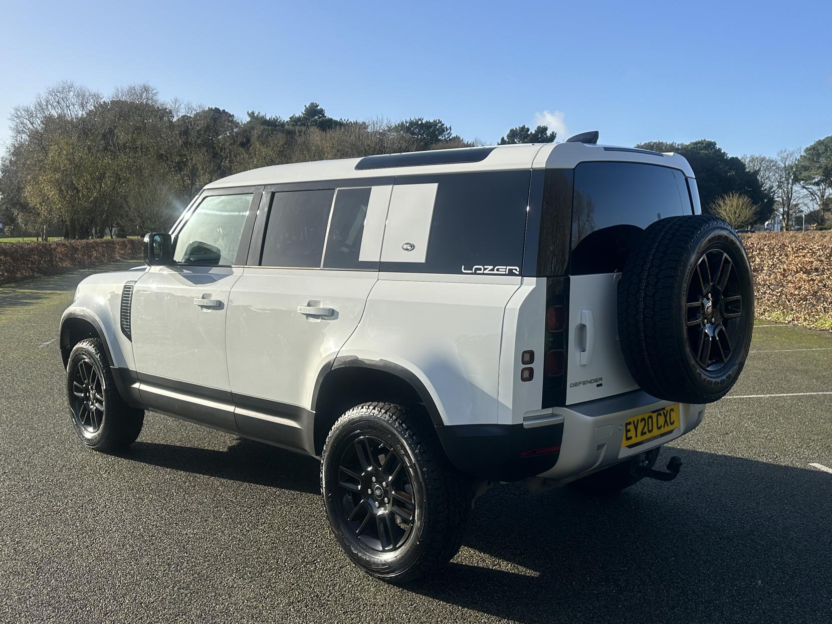 Land Rover Defender 110 2.0 Si4 SE SUV 5dr Petrol Auto 4WD Euro 6 (s/s) (300 ps)